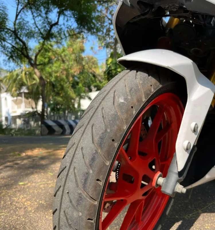R15 V4 sell
