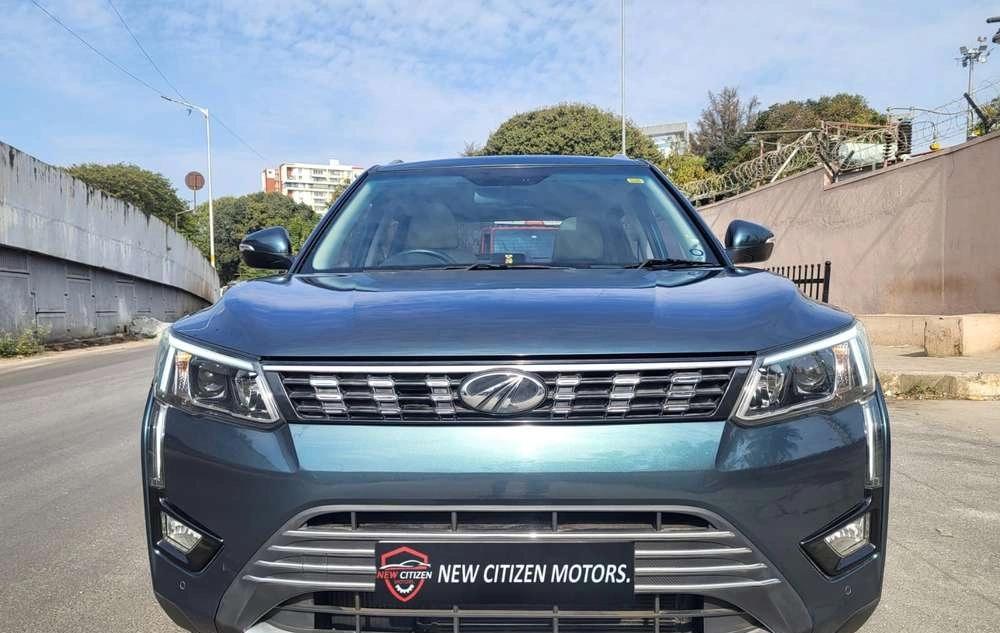 Mahindra XUV300 W8, 2020, Petrol