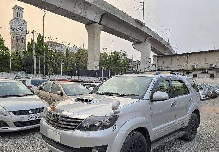 Toyota Fortuner 3.0 4x2 Automatic, 2012, Diesel