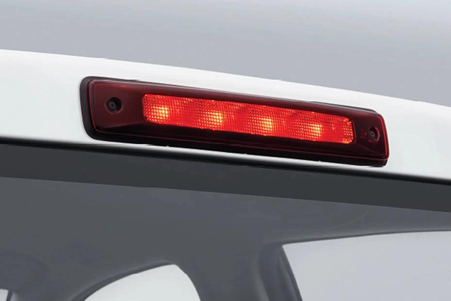Isuzu S Cab side-profile view highlighting roofline, stance, and proportion