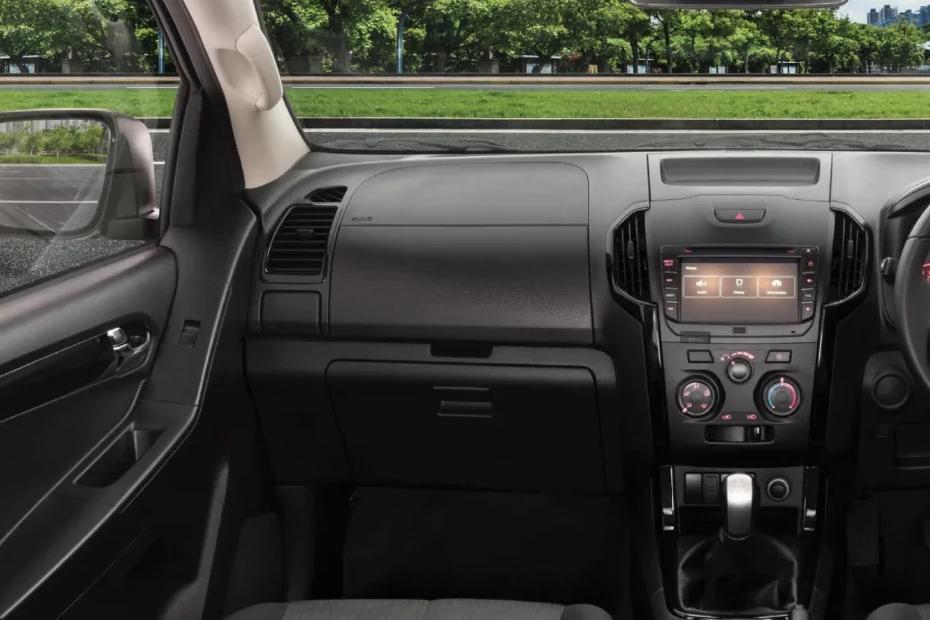 Isuzu S Cab Z console-view view highlighting storage, controls, and ergonomics