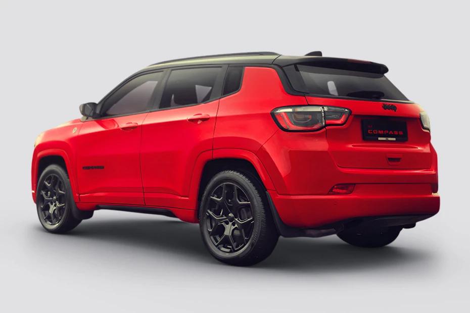 Jeep Compass rear-view view highlighting width, presence, and balance