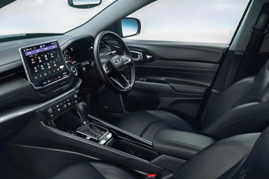 Jeep Compass front-seats view highlighting support, padding, and comfort
