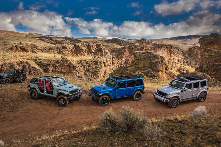 Jeep Wrangler rear-view view highlighting width, presence, and balance