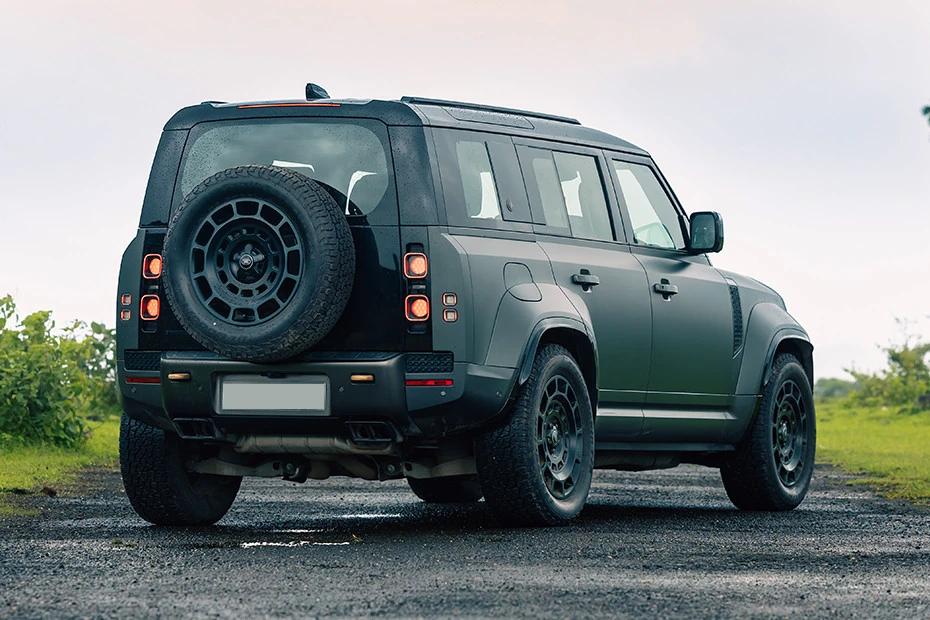 Land Rover Defender top-view view highlighting contour, symmetry, and packaging
