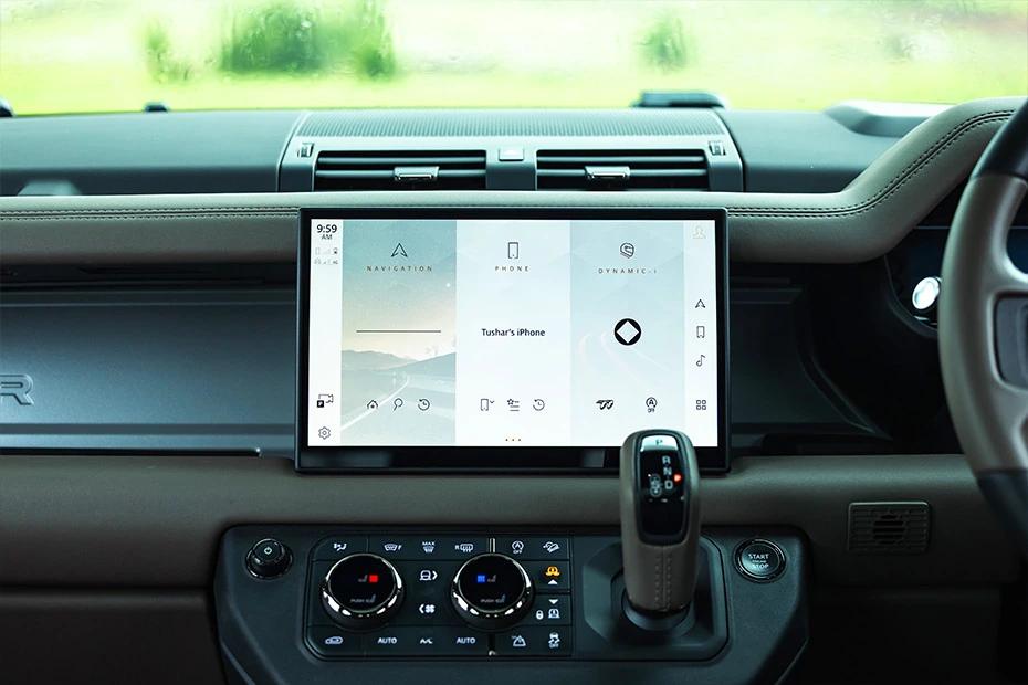 Land Rover Defender infotainment view highlighting screen, clarity, and usability