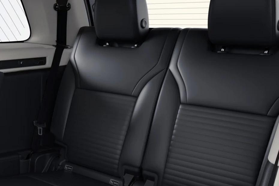 Land Rover Discovery front-seats view highlighting support, padding, and comfort