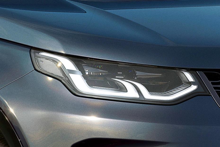 Land Rover Discovery Sport dashboard view highlighting layout, materials, and clarity