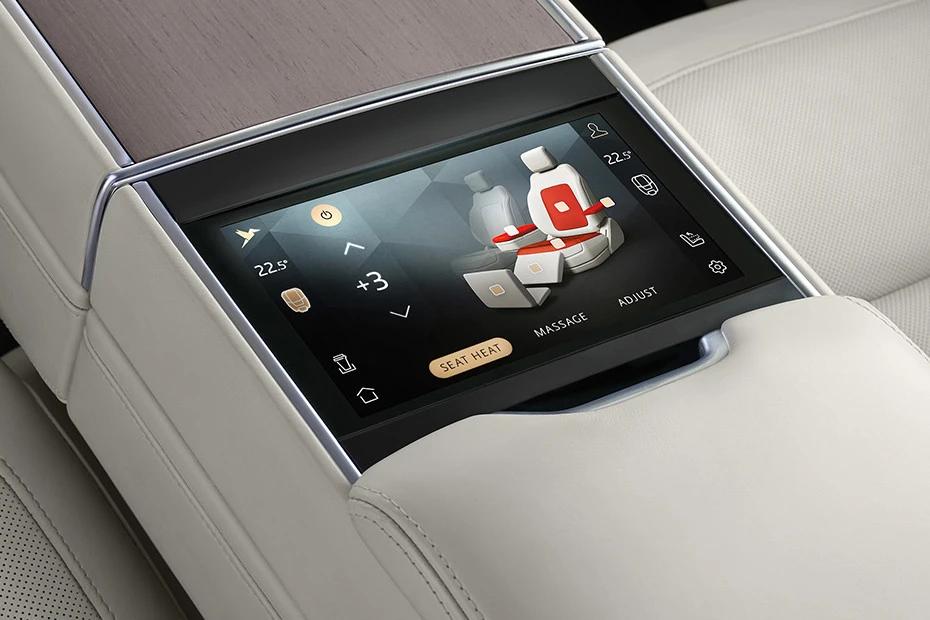 Land Rover Range Rover infotainment view highlighting screen, clarity, and usability