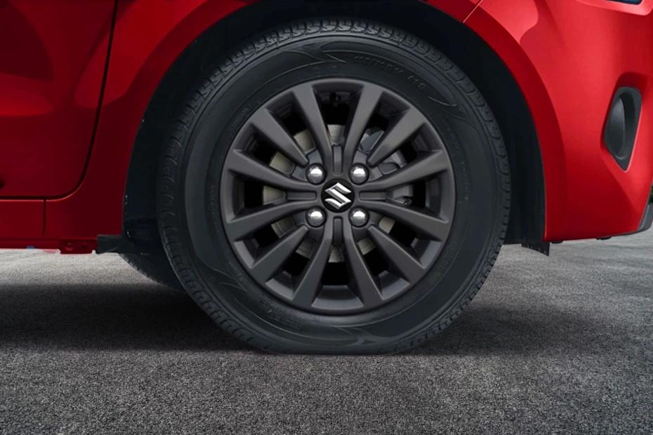 Maruti Wagon R wheel-closeup view highlighting pattern, finish, and attitude
