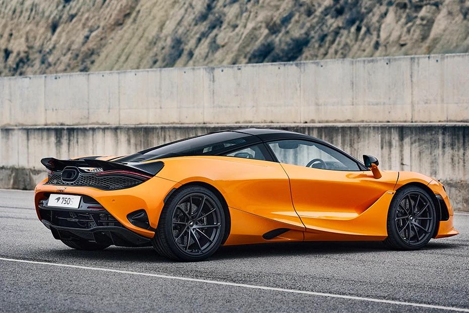 Mclaren 750s top-view view highlighting contour, symmetry, and packaging