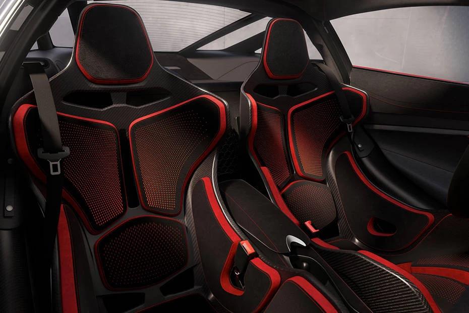 Mclaren 750s front-seats view highlighting support, padding, and comfort