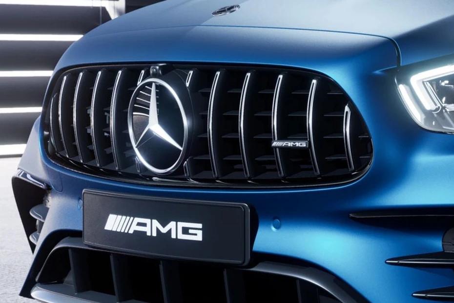 Mercedes Benz Amg E 53 Cabriolet wheel-closeup view highlighting pattern, finish, and attitude