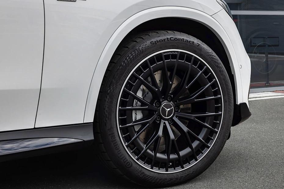 Mercedes Benz Amg Glc 43 wheel-closeup view highlighting pattern, finish, and attitude