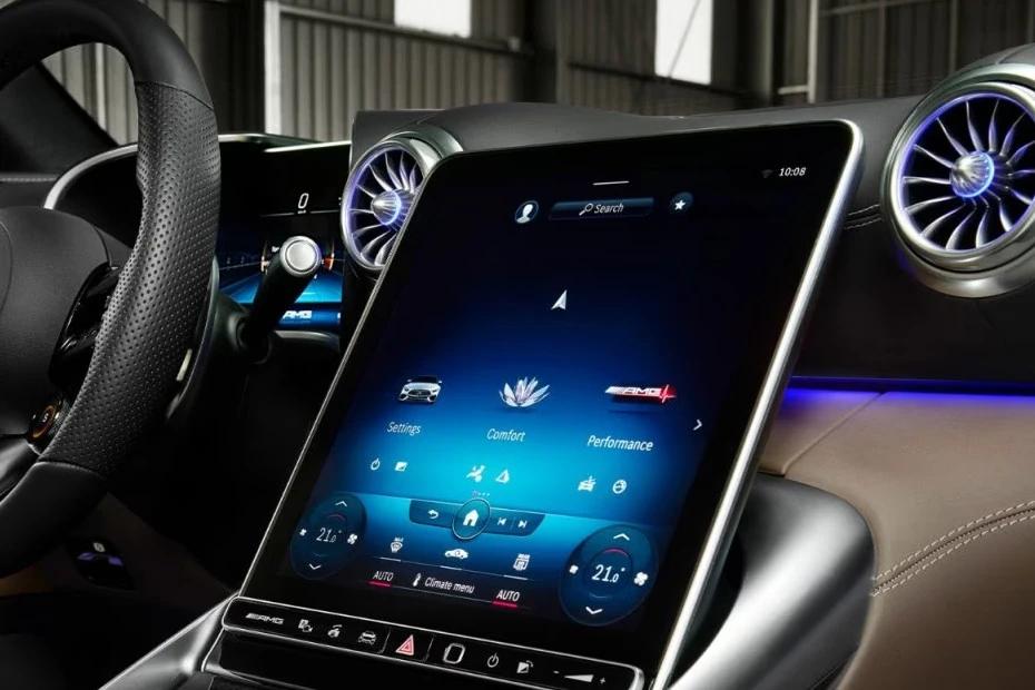 Mercedes Benz Amg Sl infotainment view highlighting screen, clarity, and usability