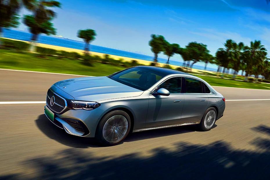 Mercedes Benz E Class top-view view highlighting contour, symmetry, and packaging