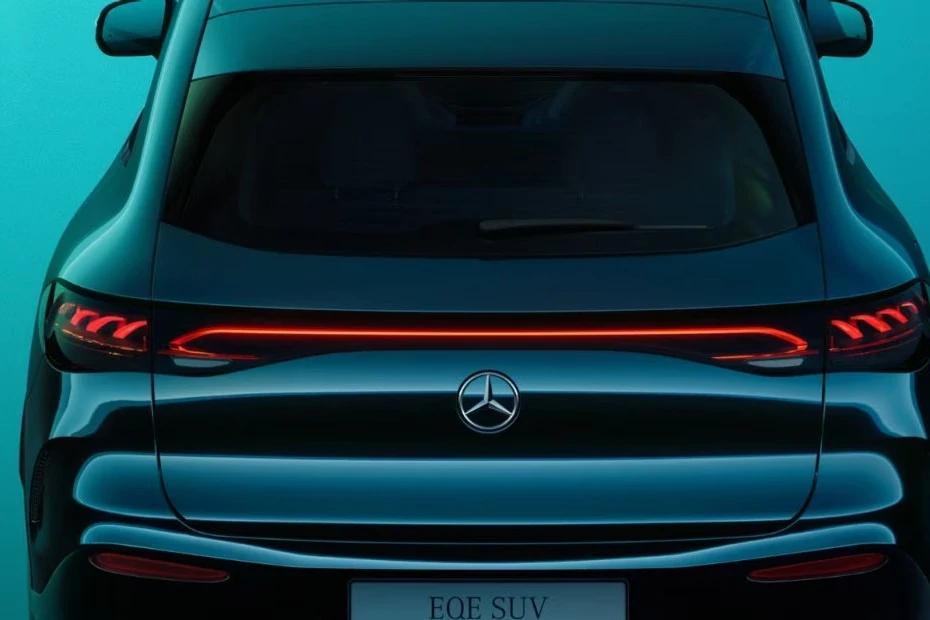 Mercedes Benz Eqe Suv rear-view view highlighting width, presence, and balance