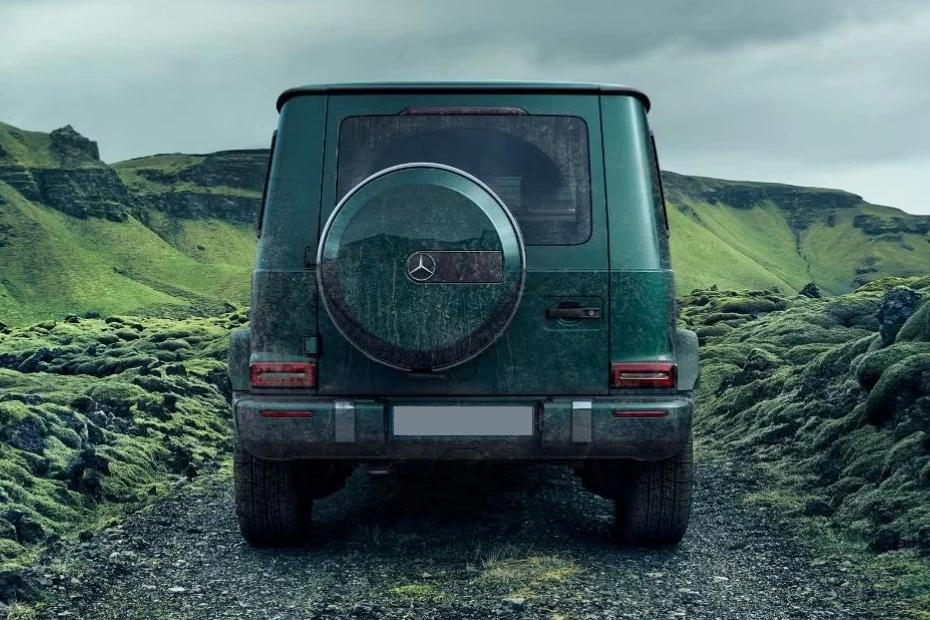 Mercedes Benz G Class side-profile view highlighting roofline, stance, and proportion