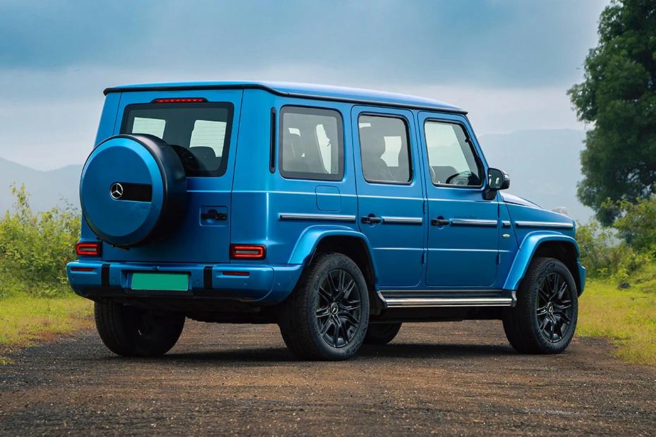 Mercedes Benz G Class Electric top-view view highlighting contour, symmetry, and packaging