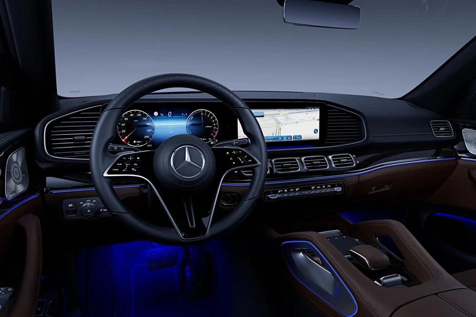 Mercedes Benz Gle dashboard view highlighting layout, materials, and clarity
