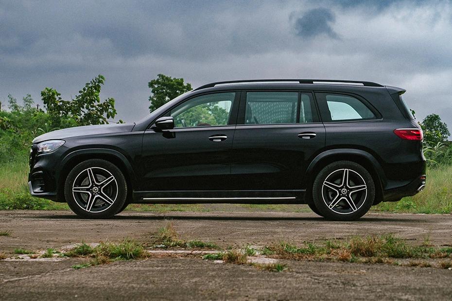 Mercedes Benz Gls side-profile view highlighting roofline, stance, and proportion