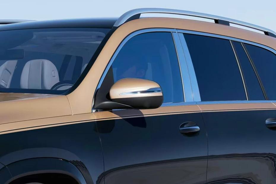 Mercedes Benz Maybach Gls console-view view highlighting storage, controls, and ergonomics