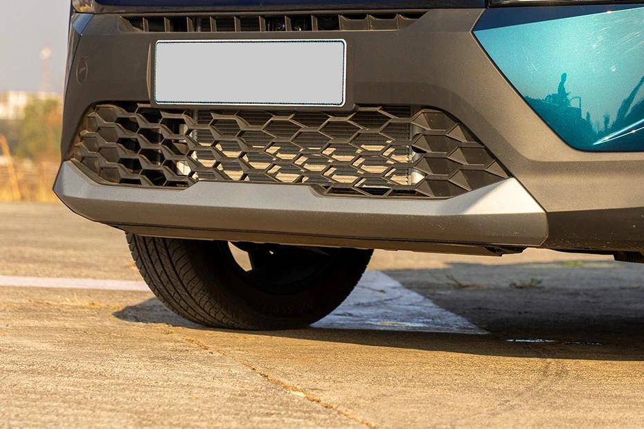Skoda Kylaq wheel-closeup view highlighting pattern, finish, and attitude