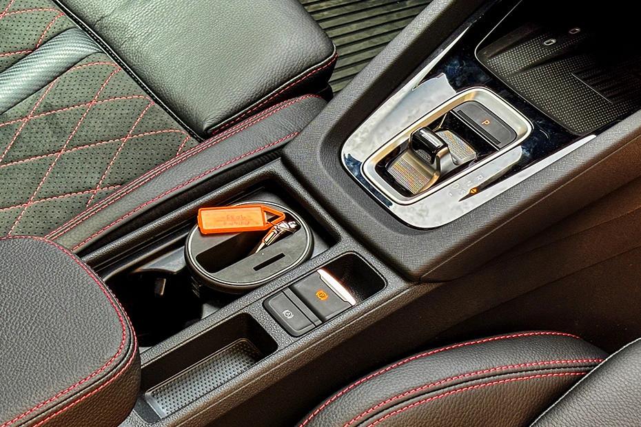 Skoda Octavia Rs console-view view highlighting storage, controls, and ergonomics