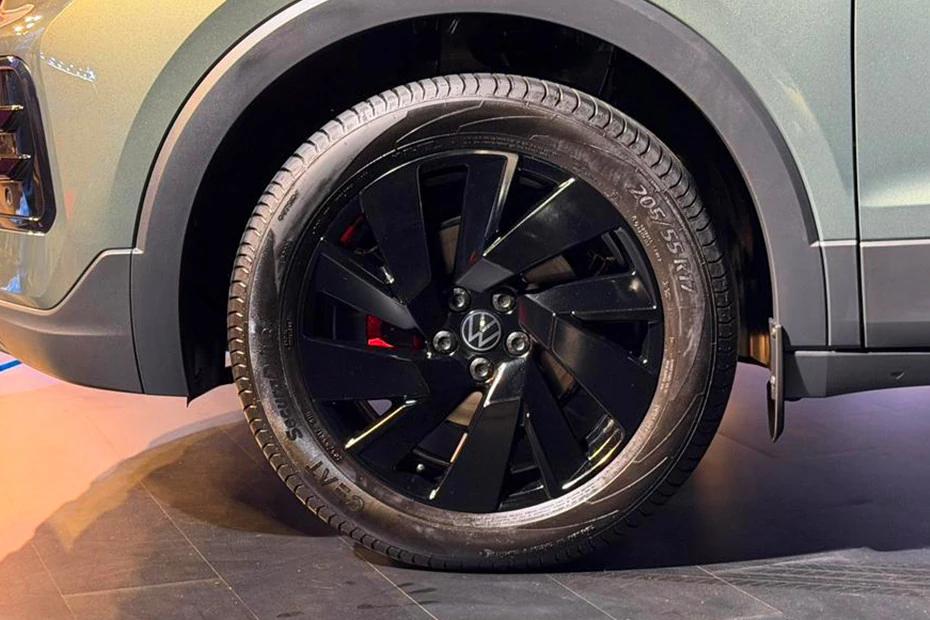Volkswagen Taigun wheel-closeup view highlighting pattern, finish, and attitude