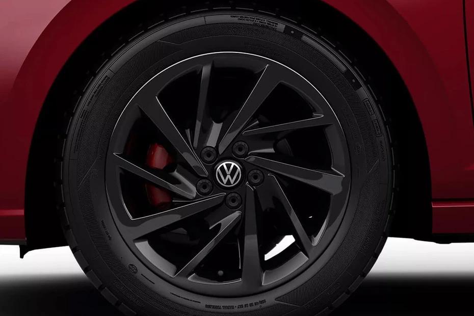 Volkswagen Virtus wheel-closeup view highlighting pattern, finish, and attitude