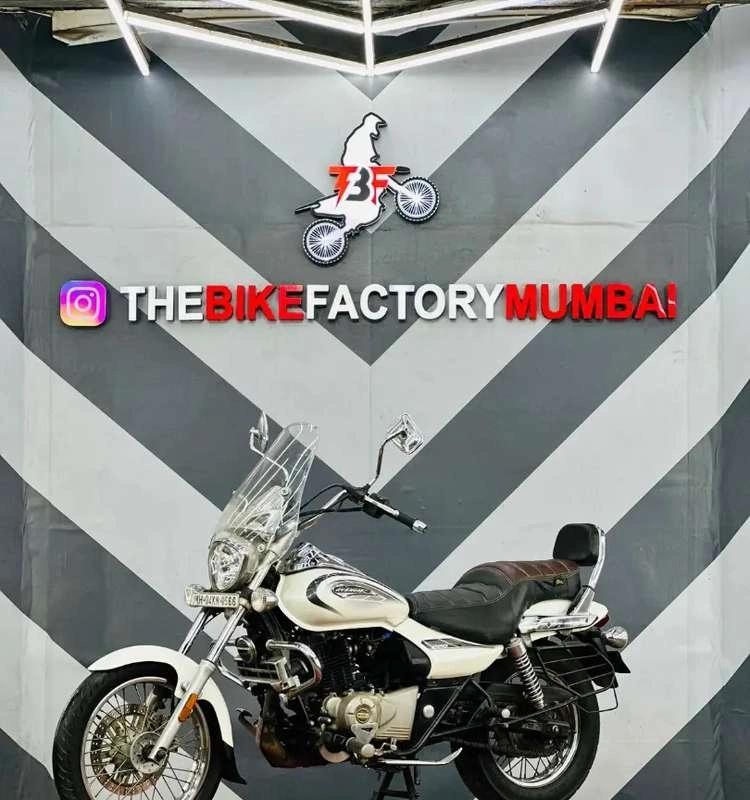 BAJAJ AVENGER 220 CRUISE (The bike factory Mumbai)