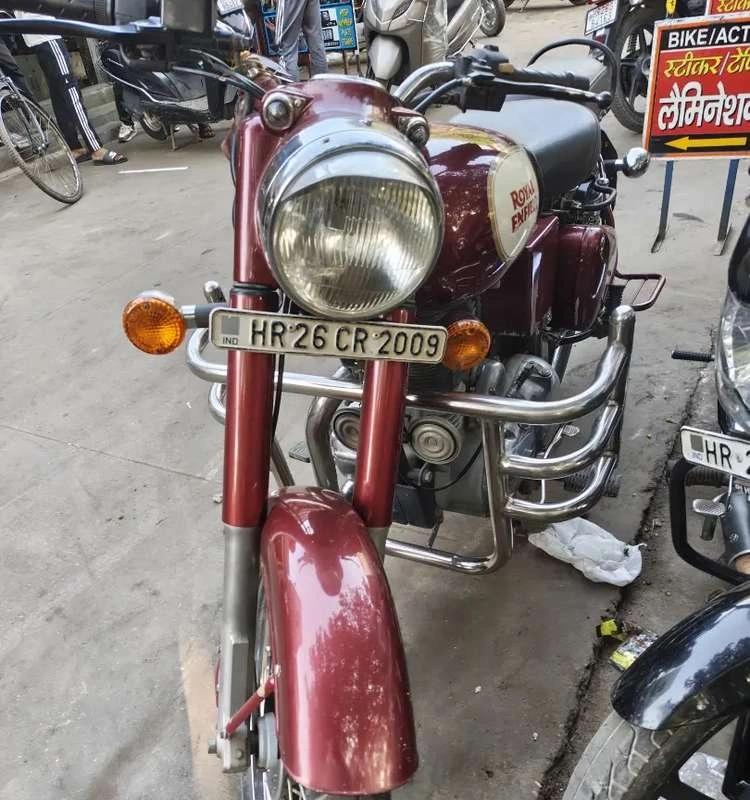 Good condition second owner HR 26 gurgaon number