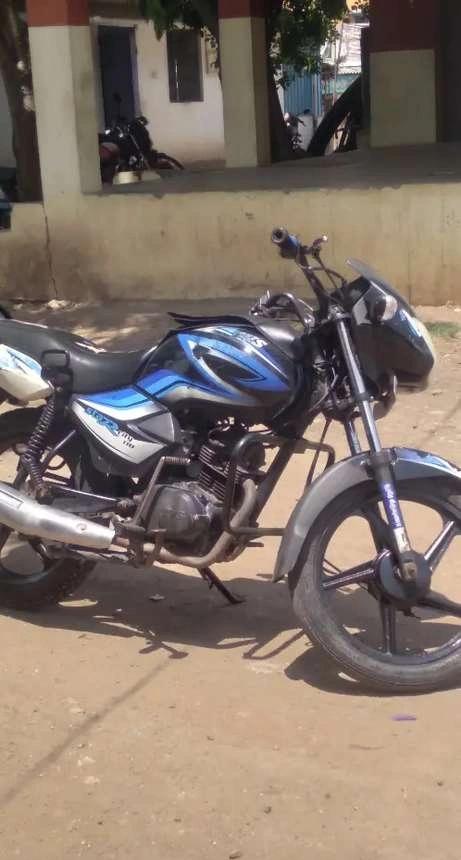 Model 2013 owner third good condition
