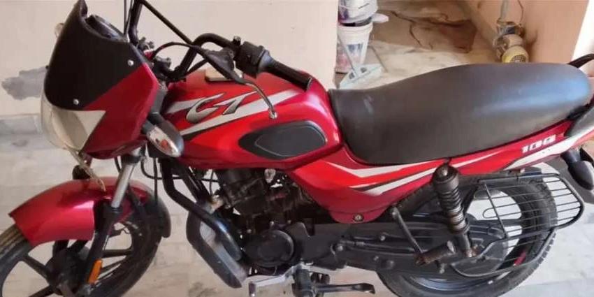 Frist owner bike with complete documents fixed price