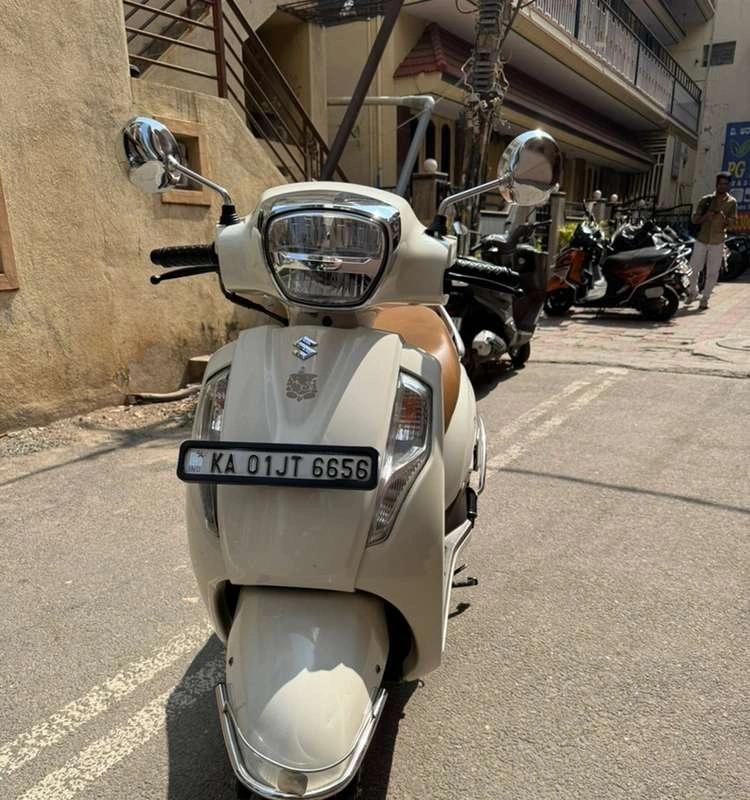 Access 125 Special edition