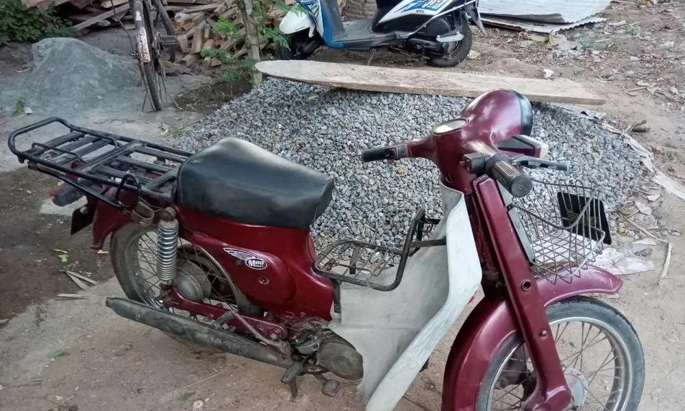 Bajaj M80,Red with gear