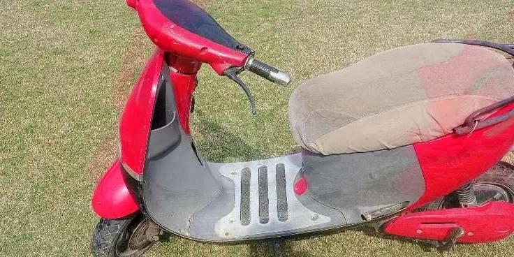 Electric scooty