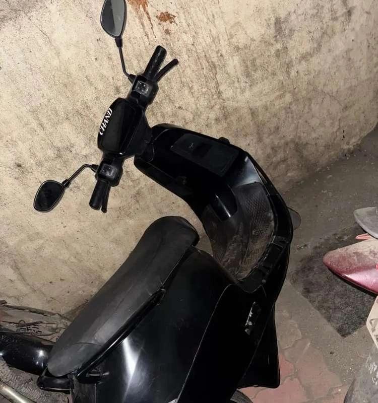 Nice condition and new battery with charger display good
