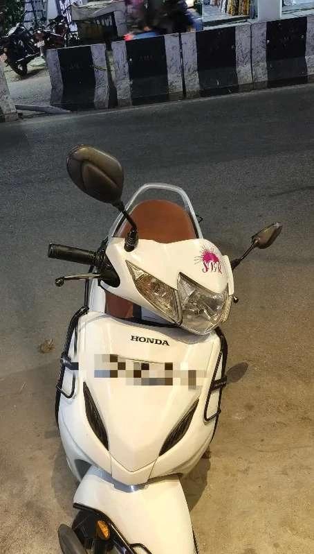 Selling Activa which is in good condition