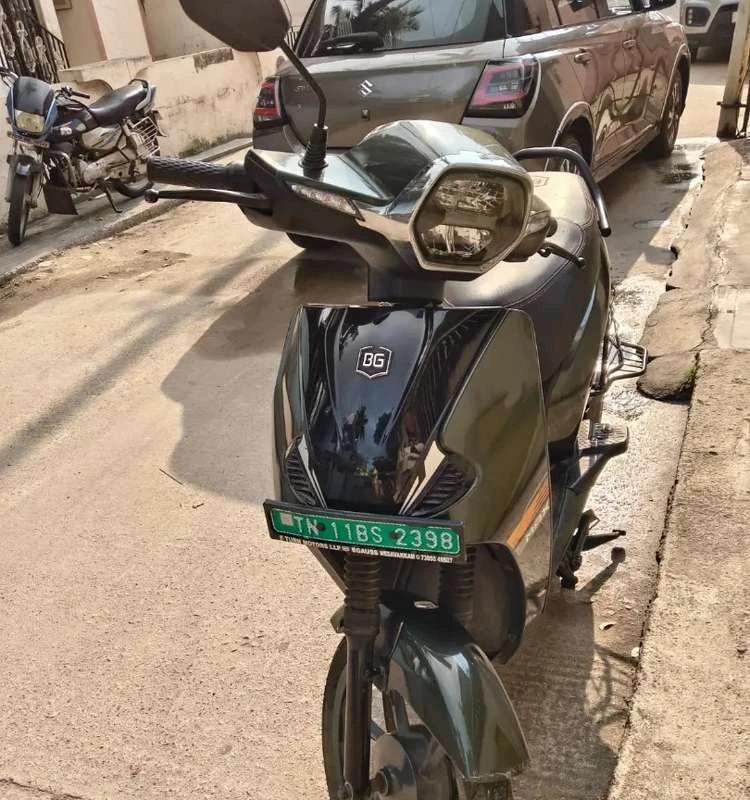 Hi my ev scooty one lakh km battery value and new one
