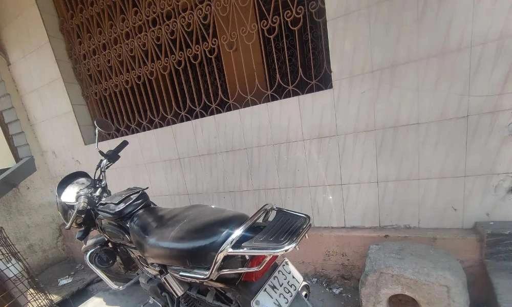 Single owner good condition vechile.