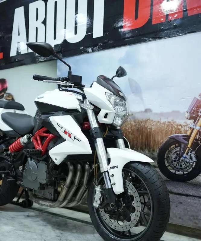 Benelli 600i