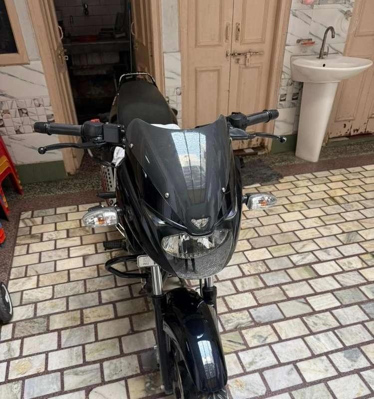 Bajaj pulsar Bike 2013 year