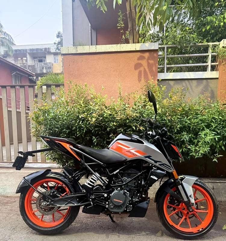 KTM Duke 200 ABS. 1st Owner. Low KM. Yamaha Hero Honda