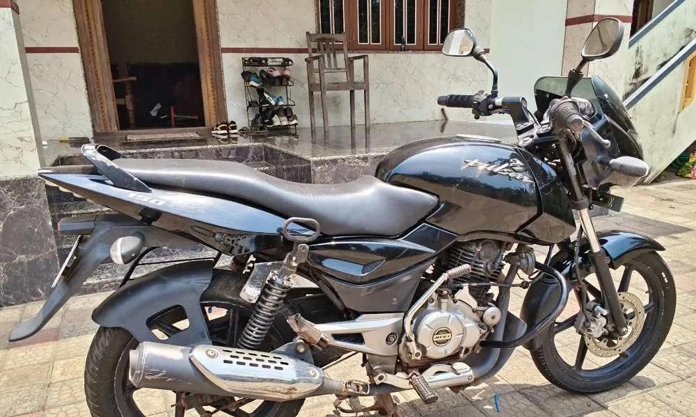 PULSAR 150