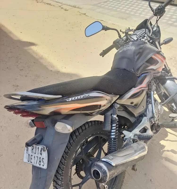 Bajaj discover bike saf suthri new tair new betrry