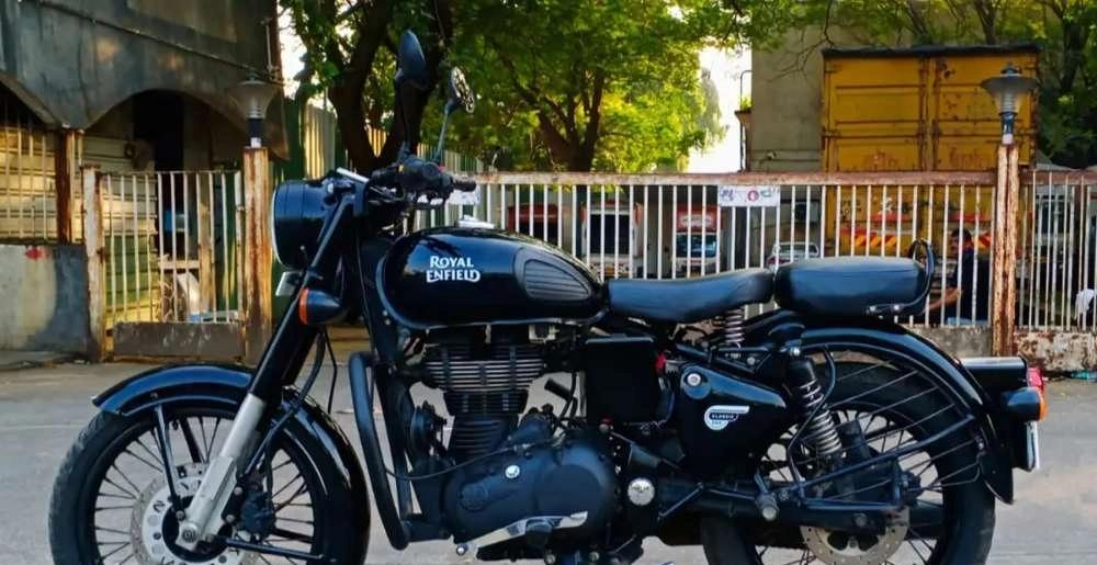 Royal Enfield Classic 500 Stealth Black Version 2018 Model for Sell.